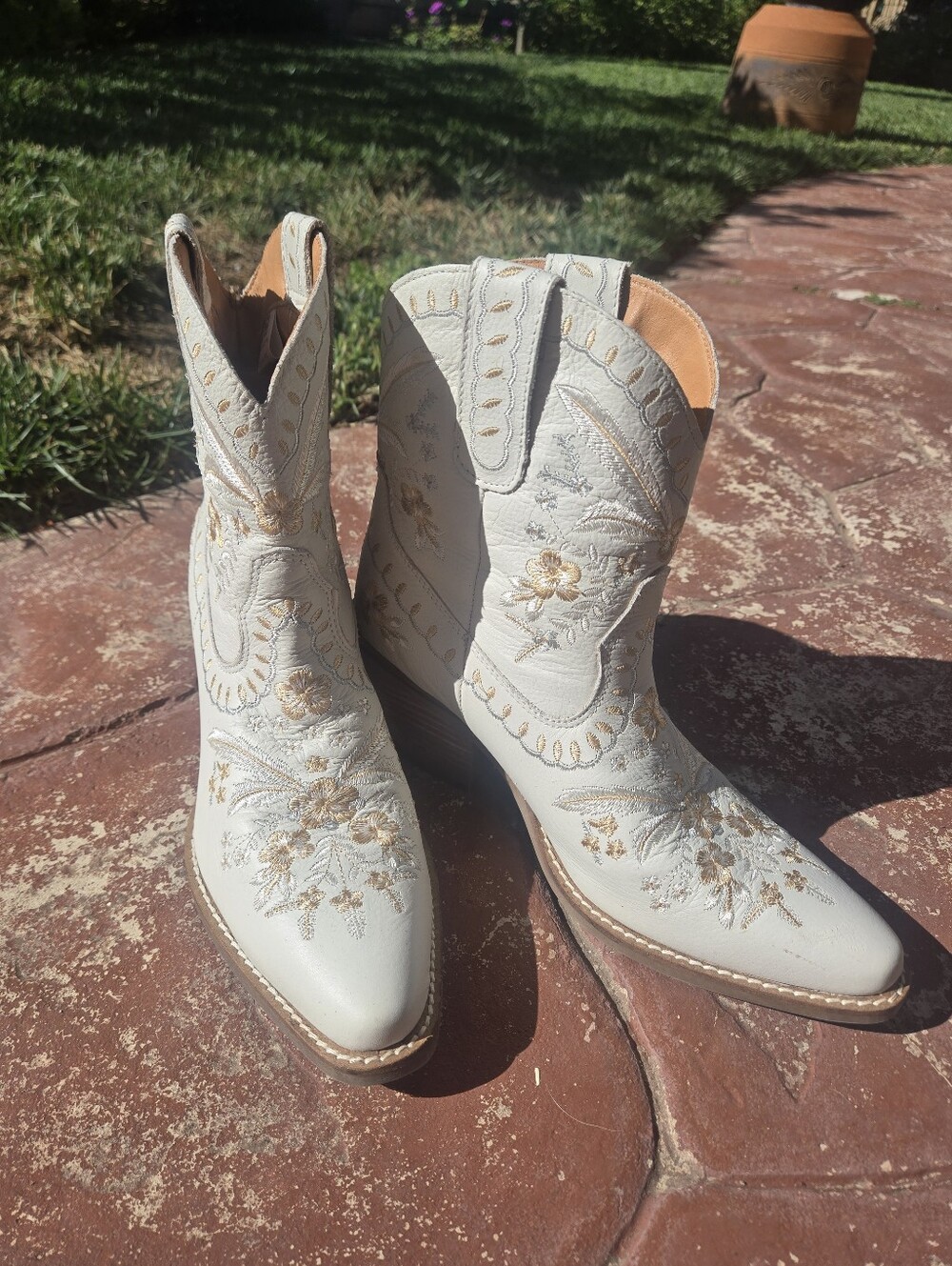 Dingo White Floral Embroidered Leather Cowboy Boots Snip Toe Western Booties 7.5